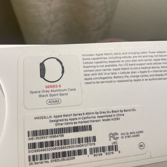 SALE📍📍📍Apple Watch Series 6 40mm with 2 bands and original box - Picture 5 of 7